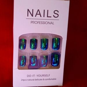 Press on nails